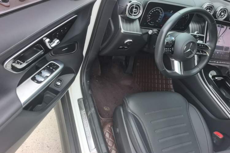 Used Mercedes-Benz GLC 2023 GLC 260 L 4MATIC Luxury Model 5 Seats Driver Seat