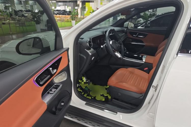 Used Mercedes-Benz GLC 2023 GLC 260 L 4MATIC Dynamic Edition 7-seater Driver Seat