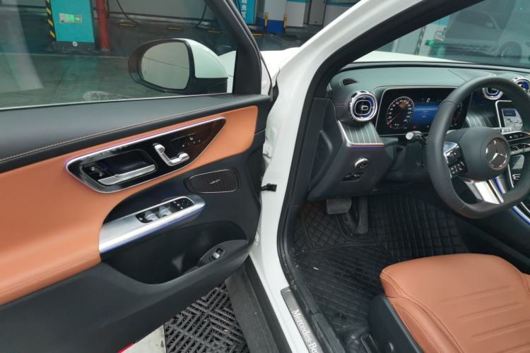 Used Mercedes-Benz GLC 2023 GLC 260 L 4MATIC Luxury Model 5 Seats Driver Seat