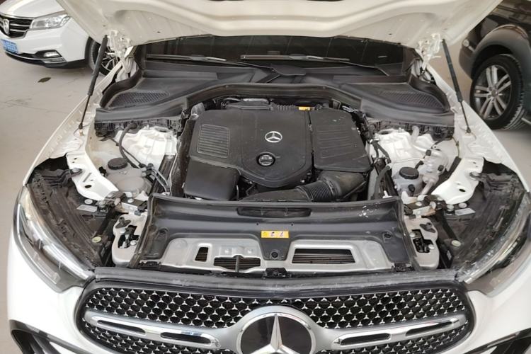 Used Mercedes-Benz GLC 2023 Facelift GLC 260 L 4MATIC Luxury Version 5 Seats Engine Bay