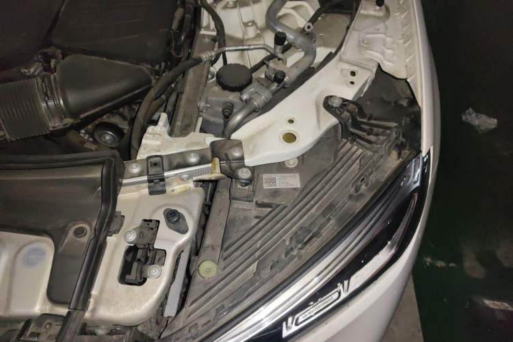 Used Mercedes-Benz GLC 2023 GLC 300 L 4MATIC Dynamic Edition 5-seater Engine Bay Left