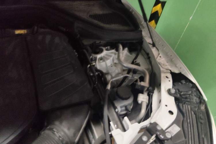 Used Mercedes-Benz GLC 2023 GLC 300 L 4MATIC Dynamic 7-Seater Engine Bay Left