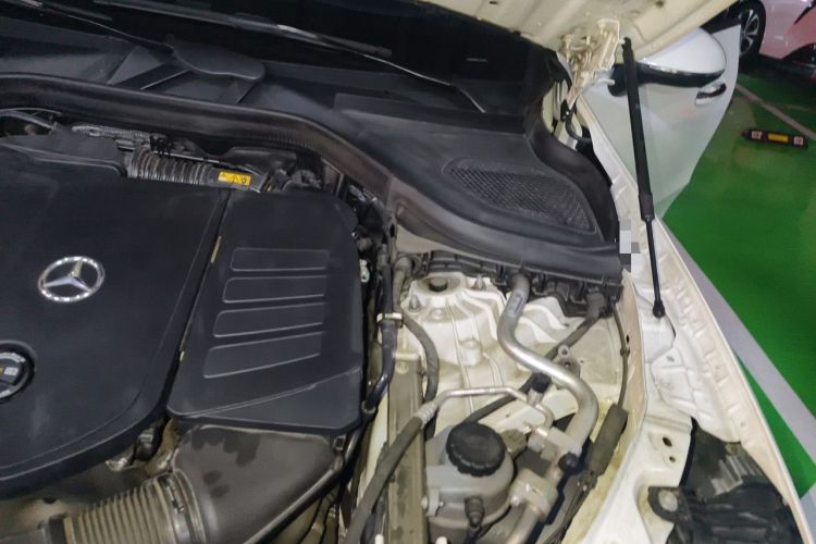 Used Mercedes-Benz GLC 2023 GLC 300 L 4MATIC Luxury 7-Seater Engine Bay Left