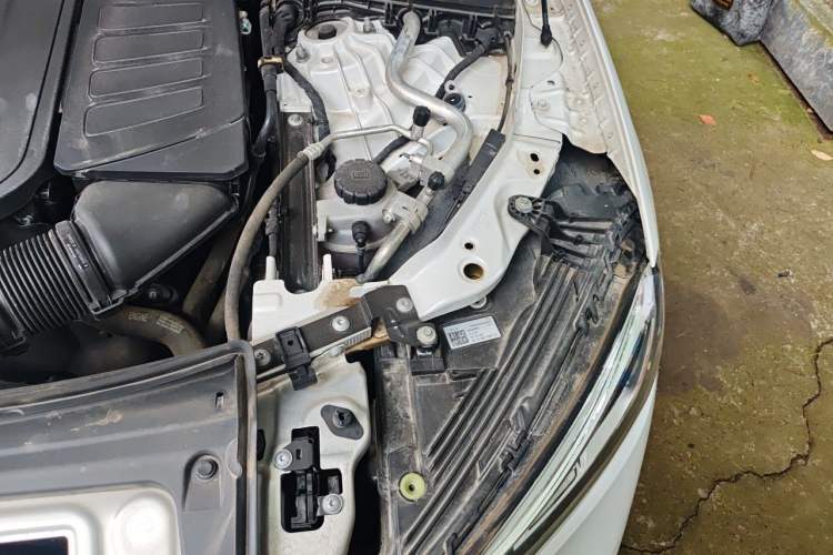 Used Mercedes-Benz GLC 2023 GLC 300 L 4MATIC Dynamic Edition 5-seater Engine Bay Left