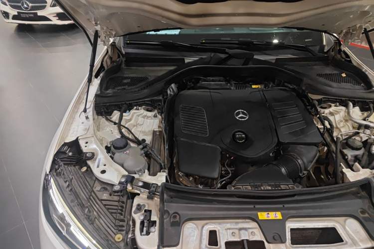 Used Mercedes-Benz GLC 2023 GLC 300 L 4MATIC Luxury 7-Seater Engine Bay Right
