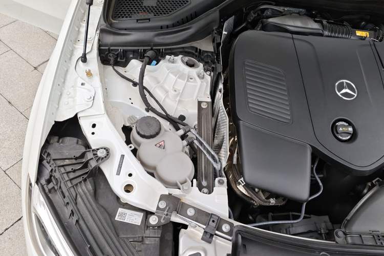 Used Mercedes-Benz GLC 2023 GLC 300 L 4MATIC Dynamic Edition 5-seater Engine Bay Right