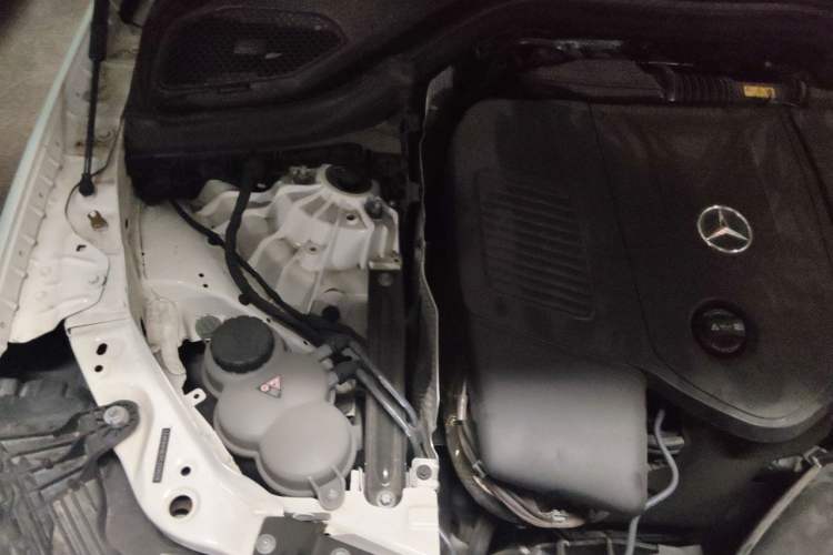 Used Mercedes-Benz GLC 2023 GLC 300 L 4MATIC Dynamic 7-Seater Engine Bay Right