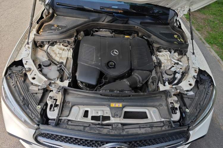 Used Mercedes-Benz GLC 2023 Refreshed GLC 300 L 4MATIC Dynamic Version 7-Seater Engine Bay