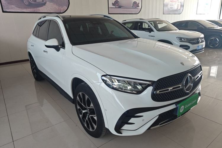 Used Mercedes-Benz GLC 2023 GLC 260 L 4MATIC Luxury Model 5 Seats Exterior 1