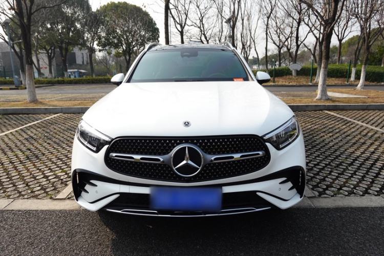 Used Mercedes-Benz GLC 2023 GLC 260 L 4MATIC Luxury Model 5 Seats Exterior 1