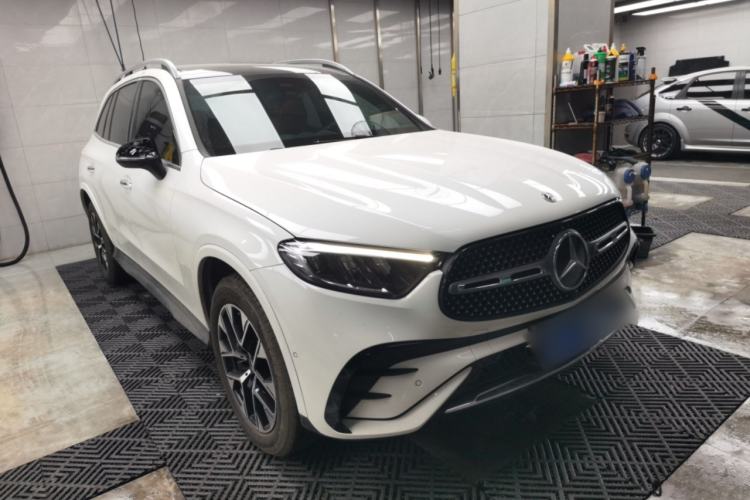 Used Mercedes-Benz GLC 2023 GLC 260 L 4MATIC Luxury Model 5 Seats Exterior 1