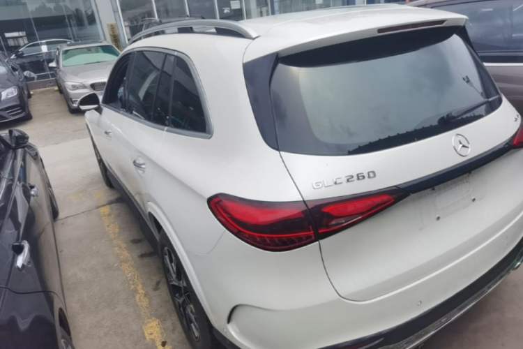 Used Mercedes-Benz GLC 2023 GLC 260 L 4MATIC Luxury Model 5 Seats Exterior 2