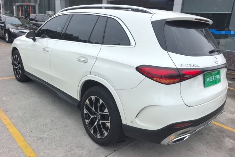 Used Mercedes-Benz GLC 2023 GLC 260 L 4MATIC Luxury Model 5 Seats Exterior 2