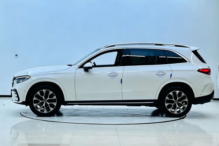 Used Mercedes-Benz GLC 2023 GLC 260 L 4MATIC Luxury 7-Seater Exterior 2