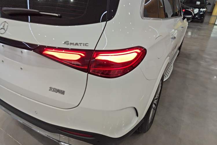 Used Mercedes-Benz GLC 2023 Refreshed GLC 300 L 4MATIC Dynamic Version 7-Seater Exterior 3