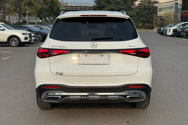 Used Mercedes-Benz GLC 2023 Facelift GLC 260 L 4MATIC Dynamic Version 5 Seats Exterior 4