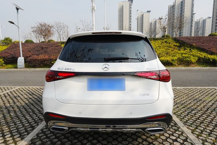 Used Mercedes-Benz GLC 2023 GLC 260 L 4MATIC Luxury Model 5 Seats Exterior 4