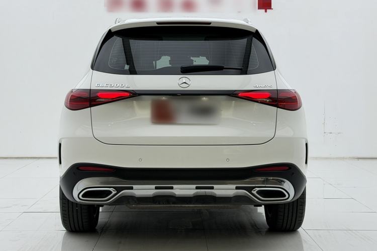 Used Mercedes-Benz GLC 2023 Facelift GLC 260 L 4MATIC Luxury Version 7-Seater Exterior 5