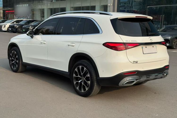 Used Mercedes-Benz GLC 2023 Facelift GLC 260 L 4MATIC Dynamic Version 5 Seats Exterior 5