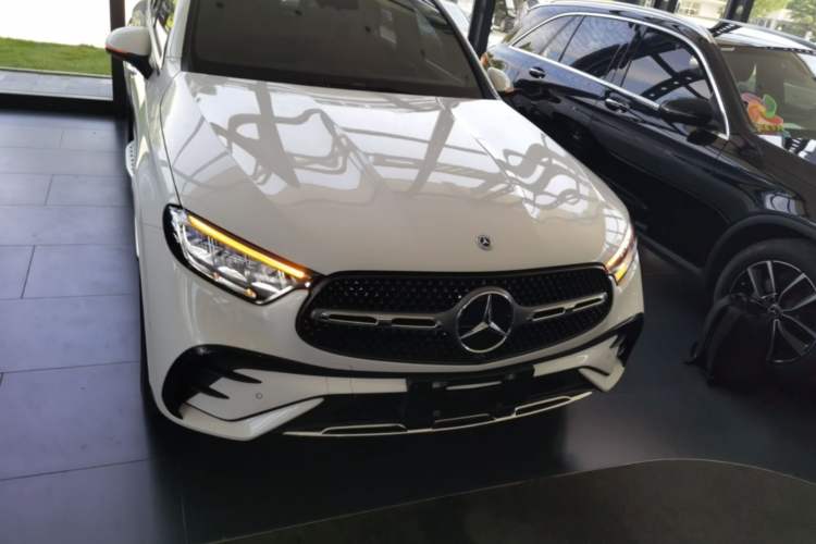 Used Mercedes-Benz GLC 2023 Refreshed GLC 300 L 4MATIC Dynamic Edition 5 Seats Front