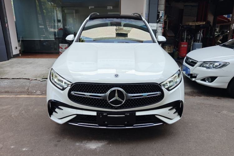 Used Mercedes-Benz GLC 2023 GLC 260 L 4MATIC Dynamic Edition 5-seater Front