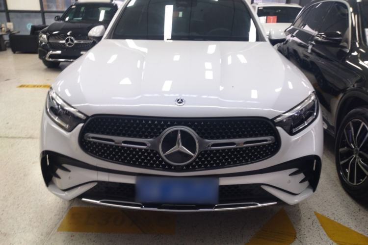 Used Mercedes-Benz GLC 2023 Facelift GLC 260 L 4MATIC Dynamic Version 5 Seats Front