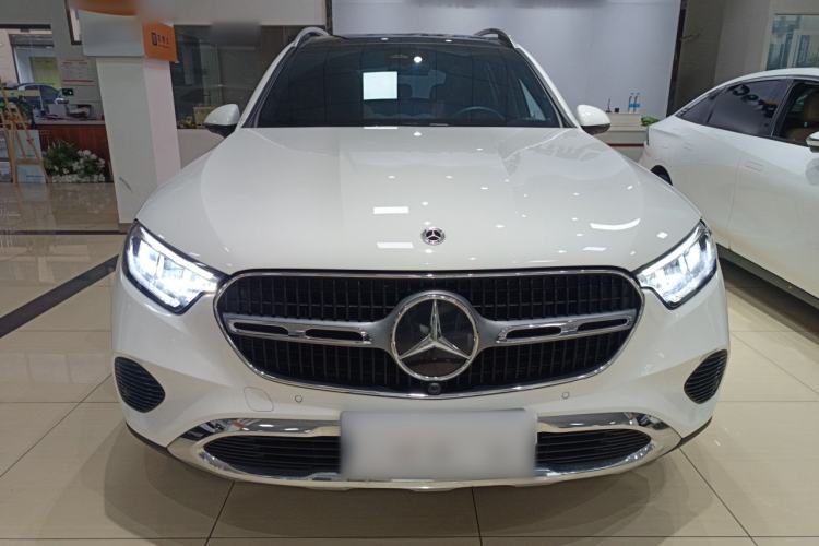 Used Mercedes-Benz GLC 2023 Facelift GLC 260 L 4MATIC Dynamic Version 5 Seats Front