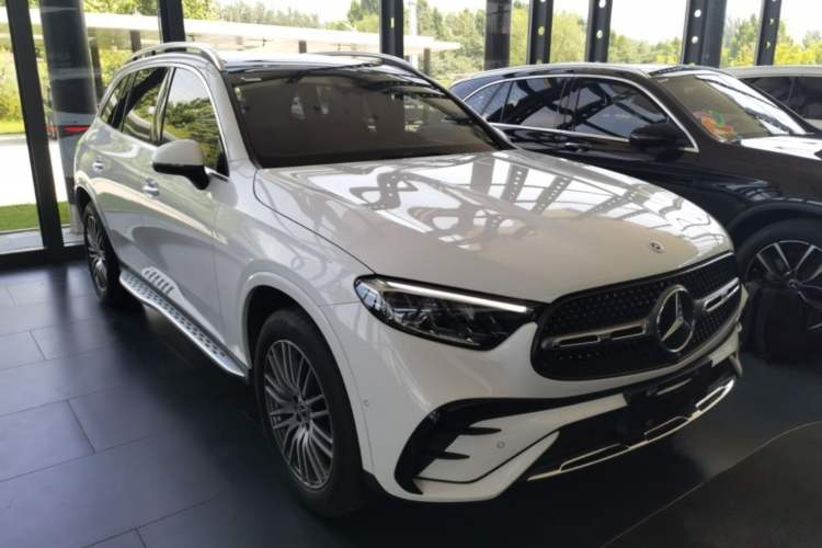 Used Mercedes-Benz GLC 2023 Refreshed GLC 300 L 4MATIC Dynamic Edition 5 Seats Front Right 45 Deg