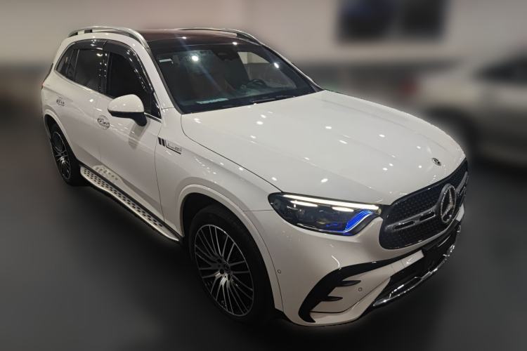 Used Mercedes-Benz GLC 2023 GLC 300 L 4MATIC Luxury 7-Seater Front Right 45 Deg