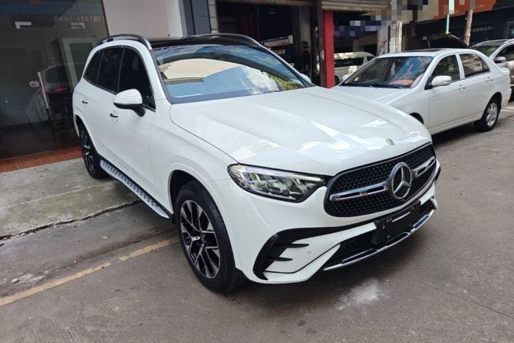 Used Mercedes-Benz GLC 2023 GLC 260 L 4MATIC Dynamic Edition 5-seater Front Right 45 Deg