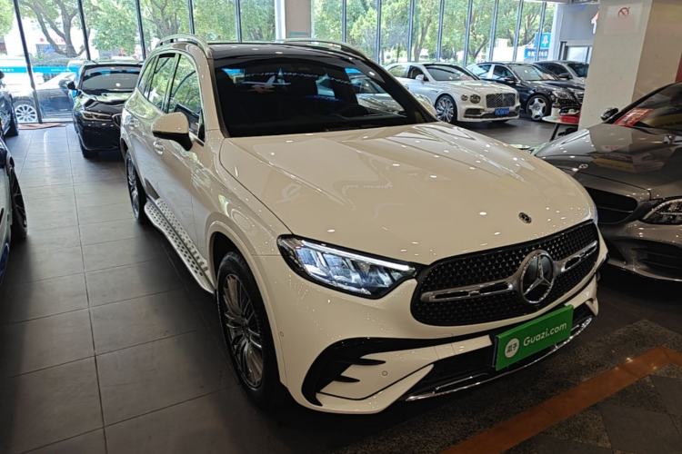 Used Mercedes-Benz GLC 2023 Refreshed GLC 300 L 4MATIC Dynamic Edition 5 Seats Front Right 45 Deg