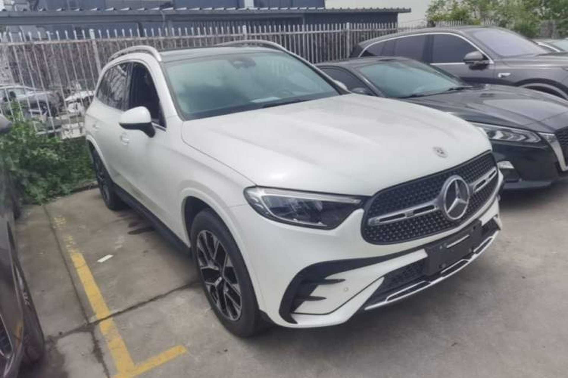 Used Mercedes-Benz GLC 2023 GLC 260 L 4MATIC Luxury Model 5 Seats Front Right 45 Deg
