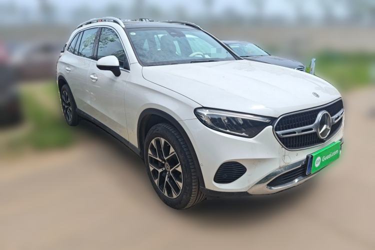 Used Mercedes-Benz GLC 2023 Facelift GLC 260 L 4MATIC Dynamic Version 5 Seats Front Right 45 Deg