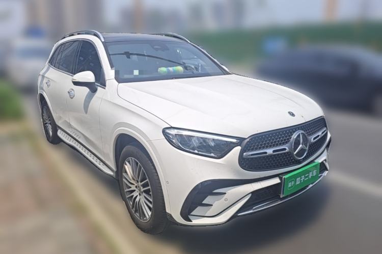 Used Mercedes-Benz GLC 2023 Refreshed GLC 300 L 4MATIC Dynamic Edition 5 Seats Front Right 45 Deg