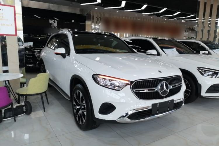 Used Mercedes-Benz GLC 2023 GLC 260 L 4MATIC Dynamic Edition 7-seater Front Right 45 Deg