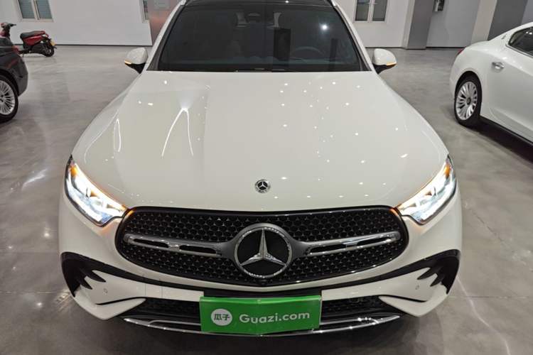 Used Mercedes-Benz GLC 2023 Refreshed GLC 300 L 4MATIC Dynamic Version 7-Seater Front