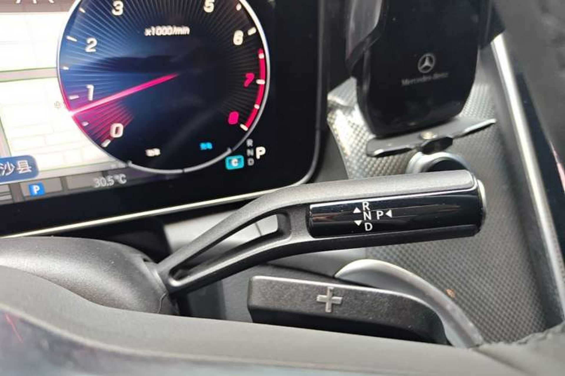 Used Mercedes-Benz GLC 2023 GLC 260 L 4MATIC Dynamic Edition 5-seater Gear Lever