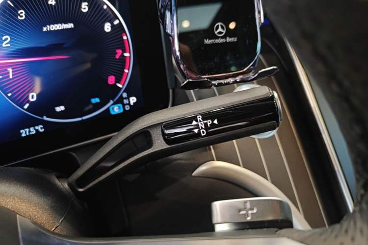 Used Mercedes-Benz GLC 2023 Refreshed GLC 300 L 4MATIC Dynamic Edition 5 Seats Gear Lever