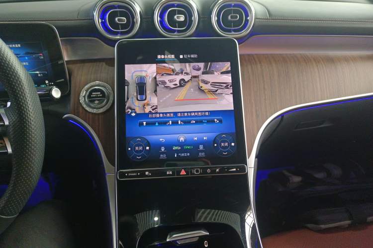 Used Mercedes-Benz GLC 2023 GLC 300 L 4MATIC Dynamic Edition 5-seater Gear Lever