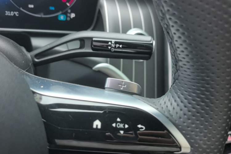 Used Mercedes-Benz GLC 2023 GLC 260 L 4MATIC Luxury Model 5 Seats Gear Lever