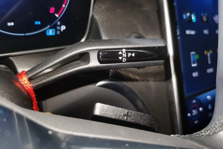 Used Mercedes-Benz GLC 2023 GLC 260 L 4MATIC Dynamic Edition 5-seater Gear Lever
