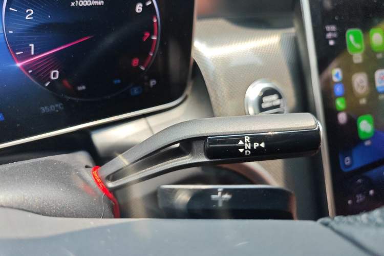 Used Mercedes-Benz GLC 2023 GLC 260 L 4MATIC Dynamic Edition 5-seater Gear Lever