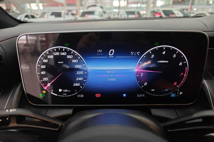 Used Mercedes-Benz GLC 2023 GLC 260 L 4MATIC Luxury Model 5 Seats Instrument Cluster