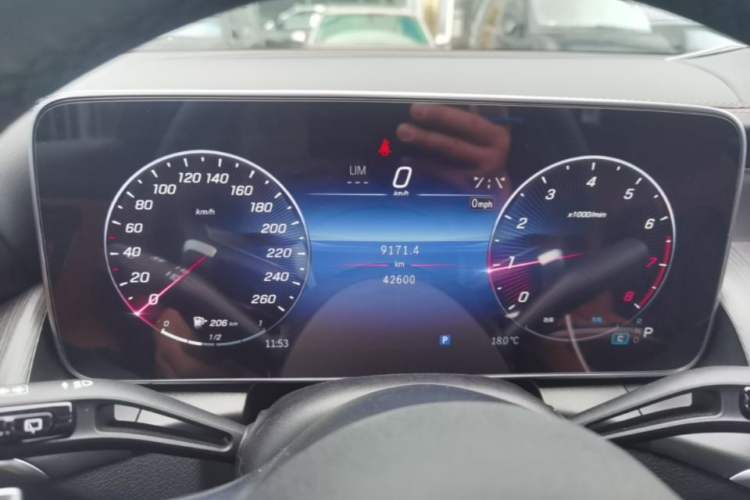 Used Mercedes-Benz GLC 2023 GLC 260 L 4MATIC Luxury Model 5 Seats Instrument Cluster