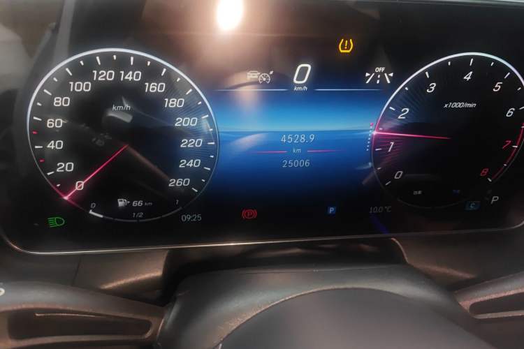 Used Mercedes-Benz GLC 2023 GLC 300 L 4MATIC Dynamic 7-Seater Instrument Cluster