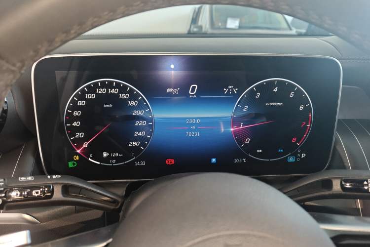 Used Mercedes-Benz GLC 2023 GLC 260 L 4MATIC Luxury Model 5 Seats Instrument Cluster