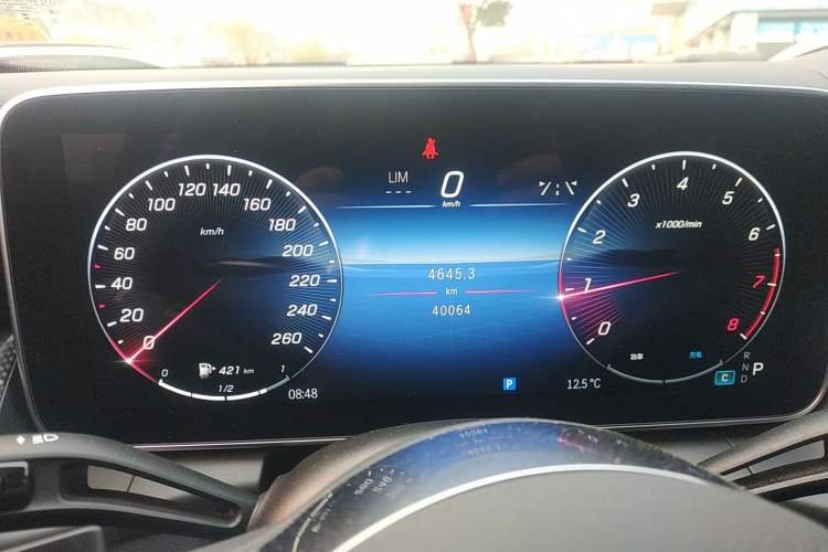 Used Mercedes-Benz GLC 2023 Facelift GLC 260 L 4MATIC Dynamic Version 5 Seats Instrument Cluster