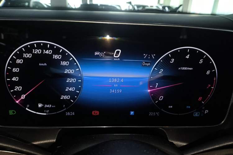 Used Mercedes-Benz GLC 2023 GLC 260 L 4MATIC Luxury Model 5 Seats Instrument Cluster
