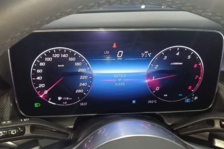Used Mercedes-Benz GLC 2023 Facelift GLC 260 L 4MATIC Dynamic Version 5 Seats Instrument Cluster