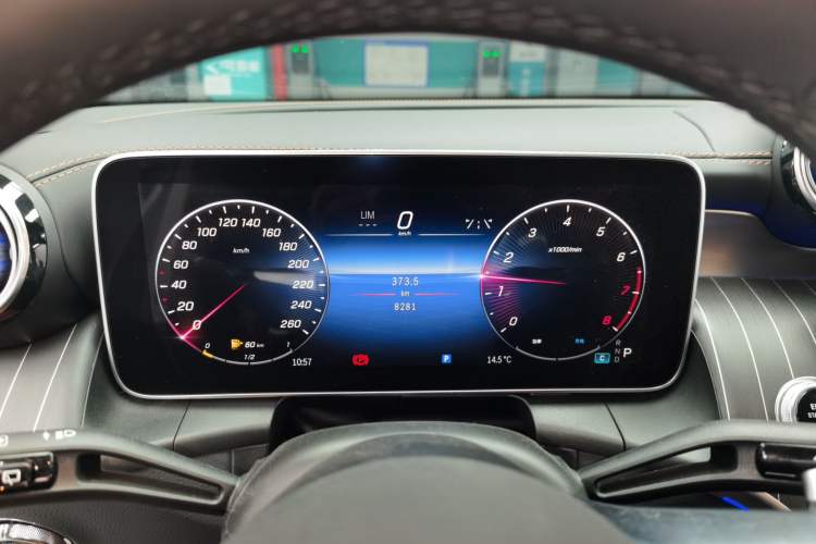 Used Mercedes-Benz GLC 2023 GLC 260 L 4MATIC Luxury Model 5 Seats Instrument Cluster